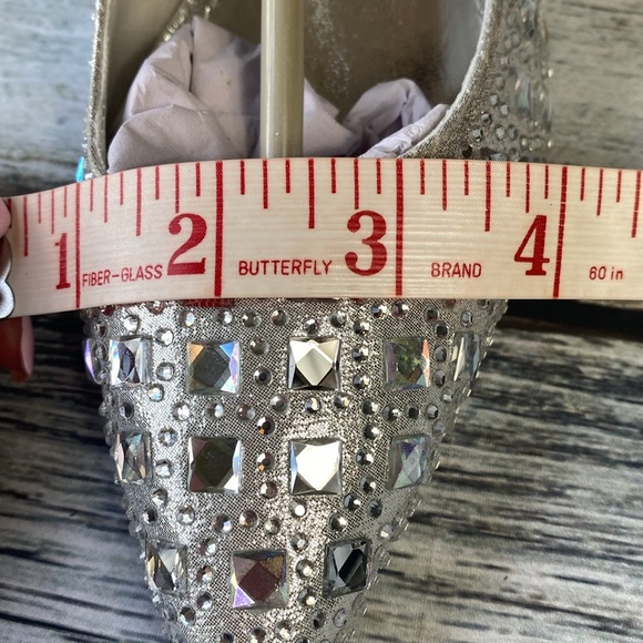 OMINE Women’s Pointed Toe Heels – Silver Rhinestone Embellished – Size 7 - Picture 8 of 11